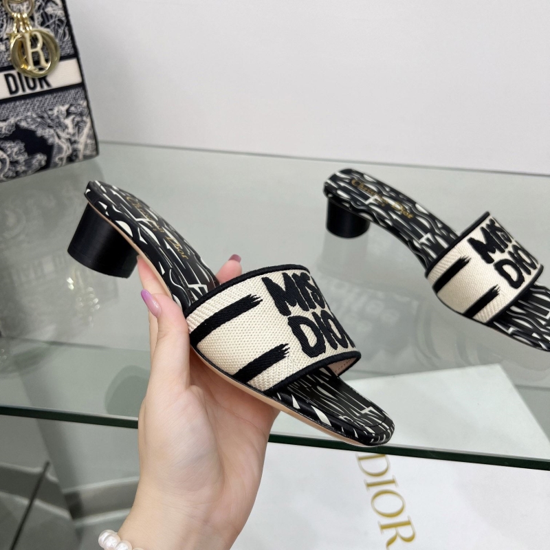 ch**an D*or slippers